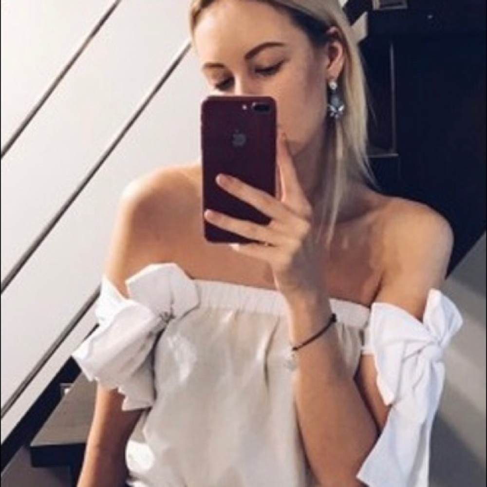 Self Tie Off Shoulder Bow Tie Chiffon Top - Picture 4 of 4